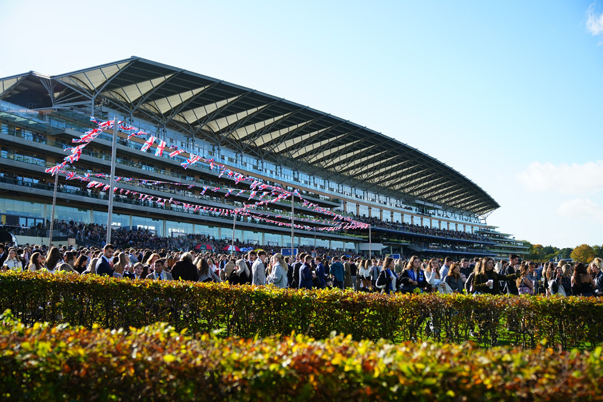 Ascot Racecourse hosted the final World Pool fixture of the UK & Irish Flat season on Saturday. (Credit: Focus On Racing)